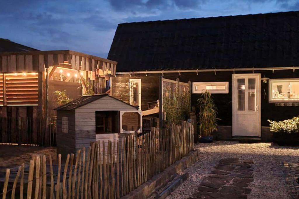 Wellness Chalet Met Jacuzzi, Sauna, Omheinde Tuin, Sint Annaland Exterior foto