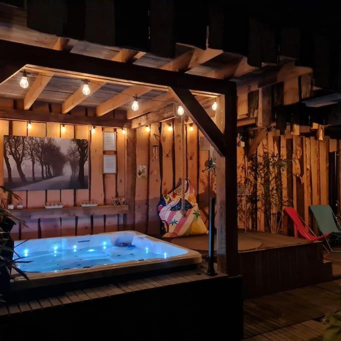 Wellness Chalet Met Jacuzzi, Sauna, Omheinde Tuin, Sint Annaland Exterior foto